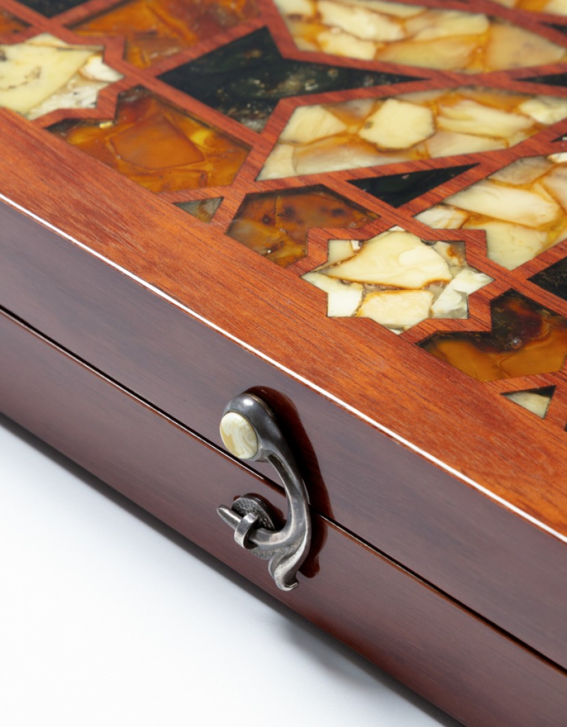 P-By-Privilege-Backgammon-Sets-Amber-And-Wood-image P By Privilege Backgammon Sets Amber And Wood image