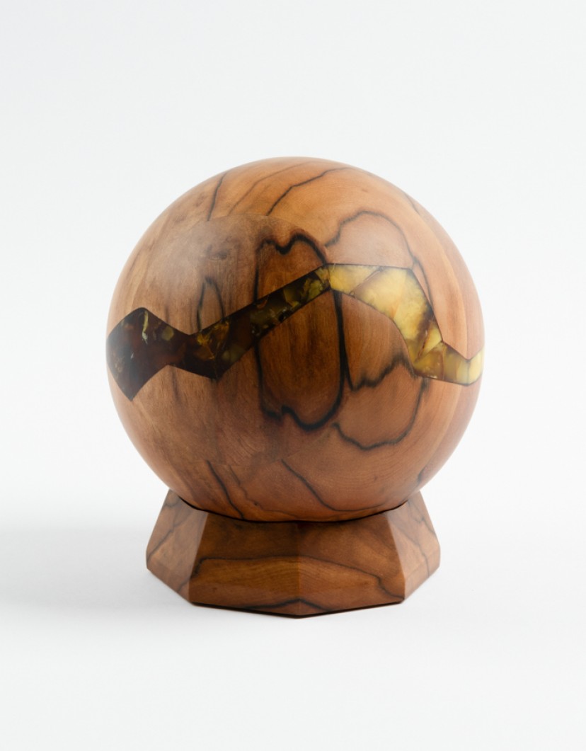 P-By-Privilege-Art-Object-Tineo-Wood-And-Amber-42-Million-Years-image P By Privilege Art Object Tineo Wood And Amber 42 Million Years  image